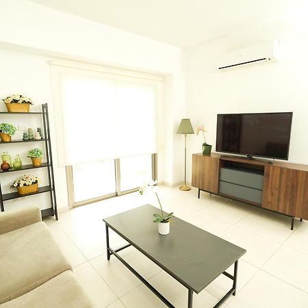 Halcyon Central Apartment 라르나카 외부 사진