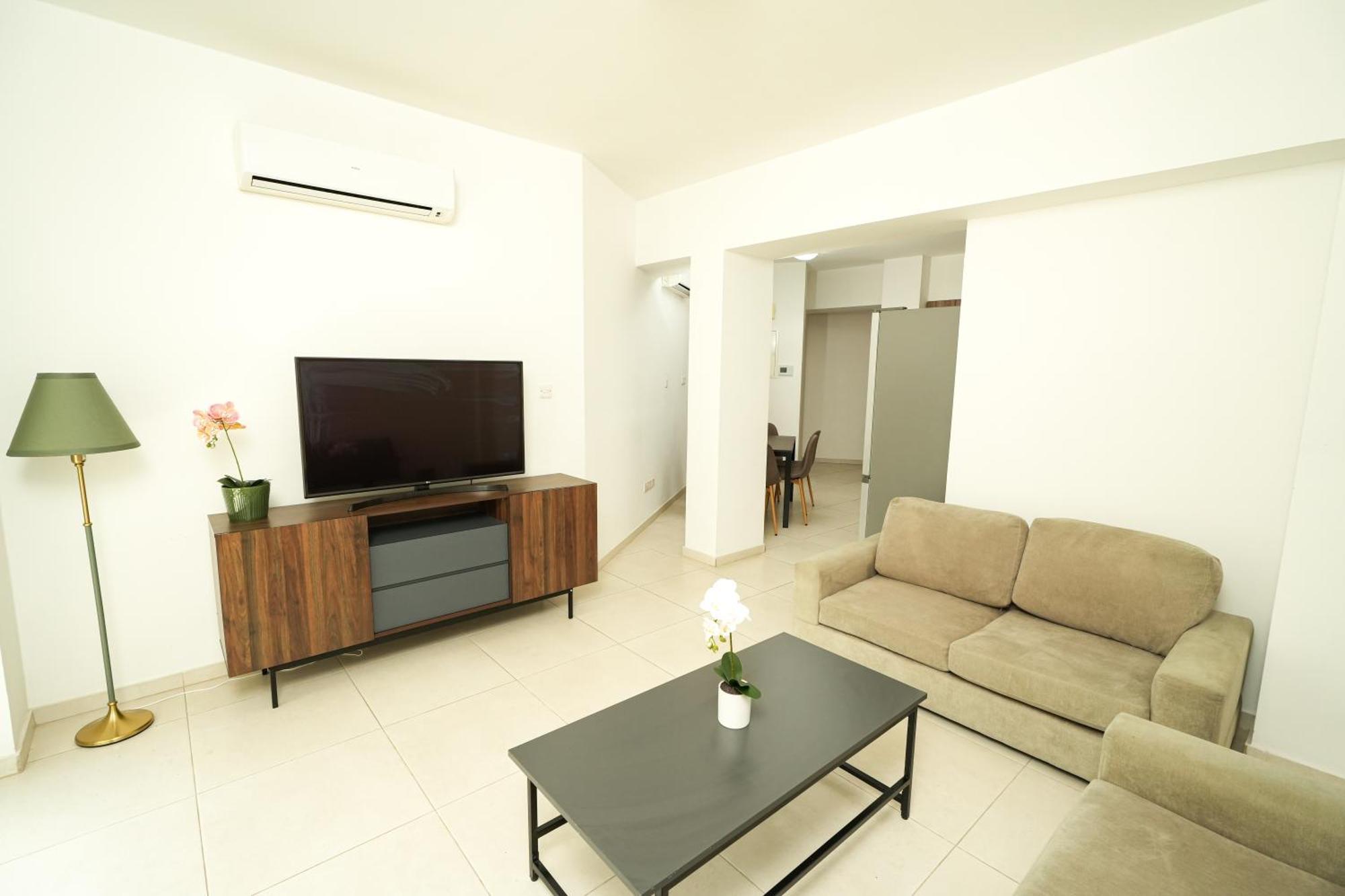 Halcyon Central Apartment 라르나카 외부 사진