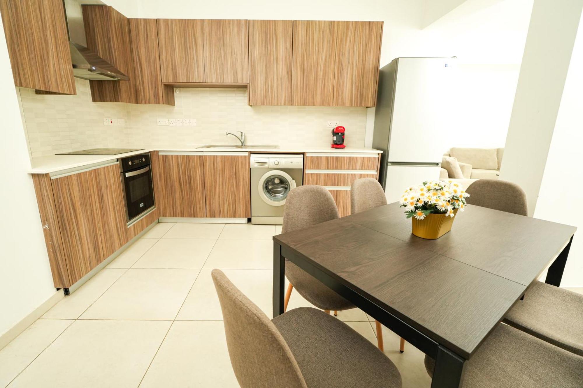 Halcyon Central Apartment 라르나카 외부 사진
