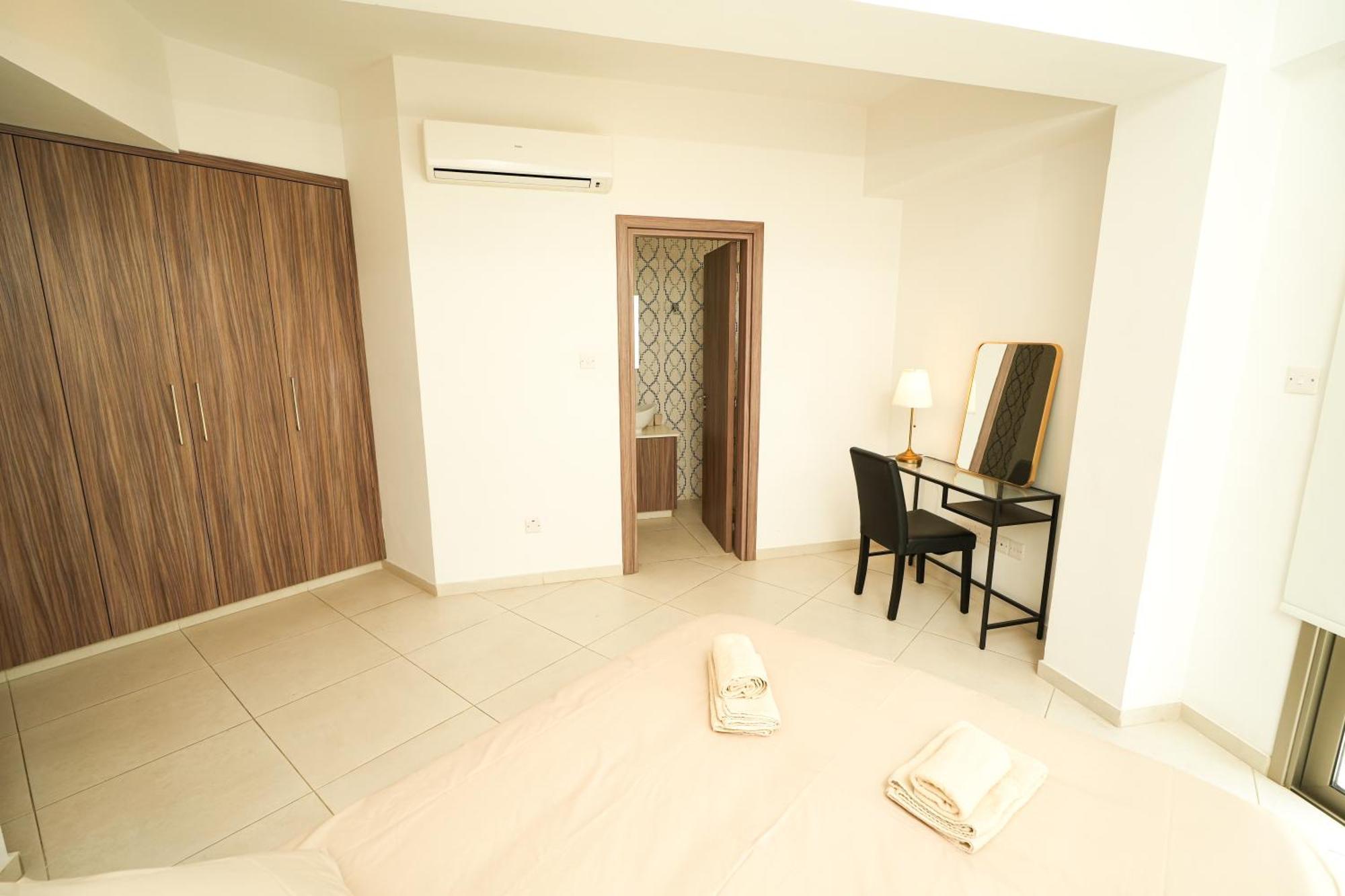 Halcyon Central Apartment 라르나카 외부 사진